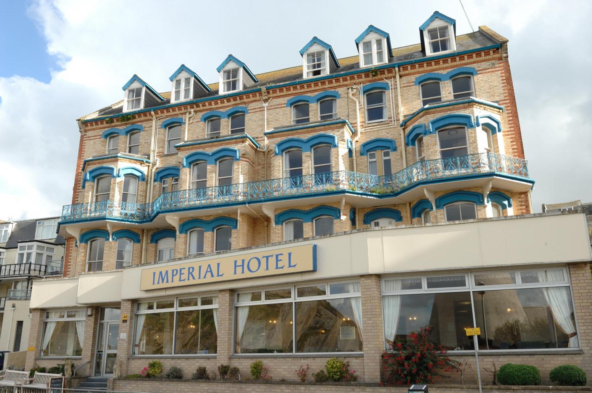 Imperial Hotel 일프러컴 외부 사진